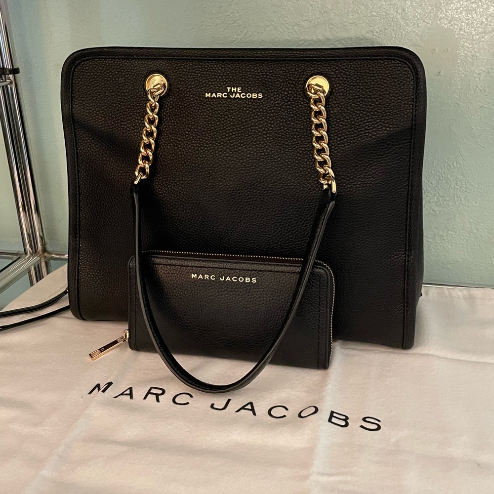 Stunning large chain tote & wallet set